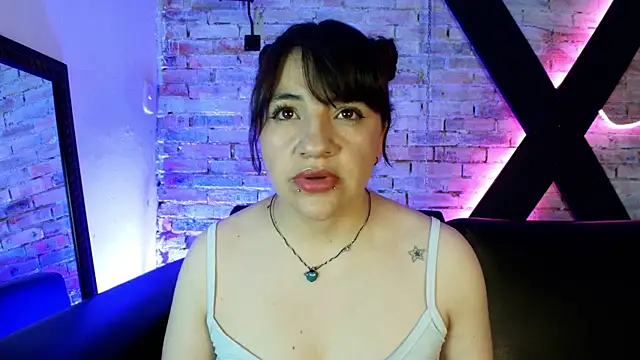 Snapshot of TaraTaylorr chatting on March 16, 1:59 am TaraTaylorr online show from March 16, 1:59 am