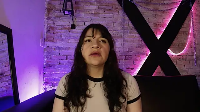 Snapshot of TaraTaylorr chatting on March 20, 2:19 am TaraTaylorr online show from March 20, 2:19 am