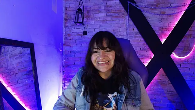 Snapshot of TaraTaylorr chatting on March 22, 6:00 am TaraTaylorr online show from March 22, 6:00 am