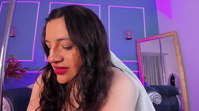 Snapshot of TaraTaylorr chatting on September 10, 2:22 am TaraTaylorr online show from September 10, 2:22 am