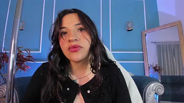 Snapshot of TaraTaylorr chatting on September 11, 2:22 am TaraTaylorr online show from September 11, 2:22 am