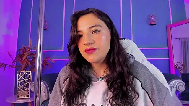 Snapshot of TaraTaylorr chatting on September 18, 2:13 am TaraTaylorr online show from September 18, 2:13 am