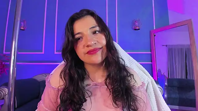 Snapshot of TaraTaylorr chatting on September 20, 2:45 am TaraTaylorr online show from September 20, 2:45 am