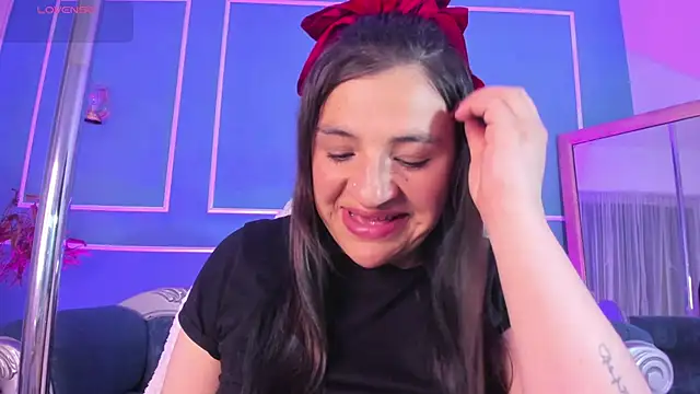 Snapshot of TaraTaylorr chatting on September 25, 2:37 am TaraTaylorr online show from September 25, 2:37 am