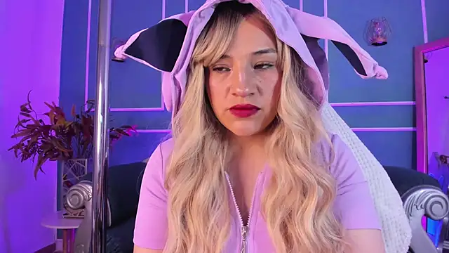 Snapshot of TaraTaylorr chatting on October 6, 2:09 am TaraTaylorr online show from October 6, 2:09 am