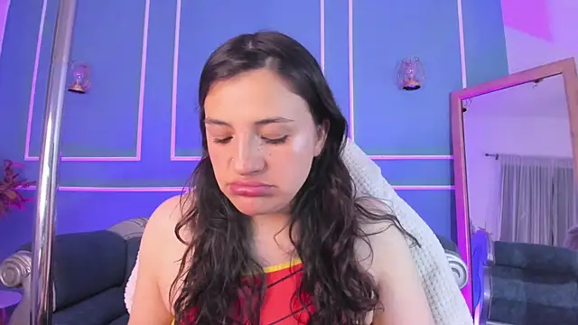 Snapshot of TaraTaylorr chatting on October 8, 2:31 am TaraTaylorr online show from October 8, 2:31 am