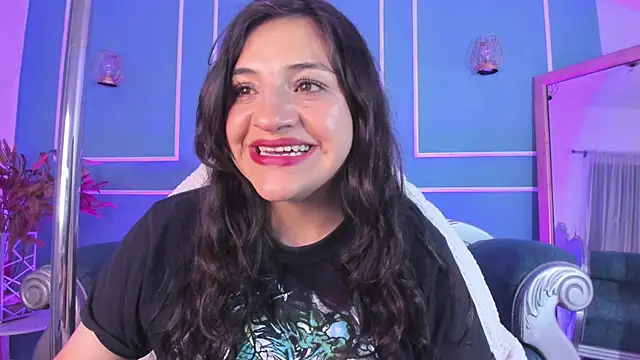 Snapshot of TaraTaylorr chatting on October 9, 3:04 am TaraTaylorr online show from October 9, 3:04 am