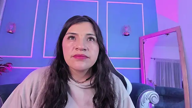 Snapshot of TaraTaylorr chatting on October 14, 2:12 am TaraTaylorr online show from October 14, 2:12 am