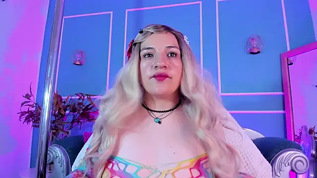 Snapshot of TaraTaylorr chatting on October 16, 2:23 am TaraTaylorr online show from October 16, 2:23 am