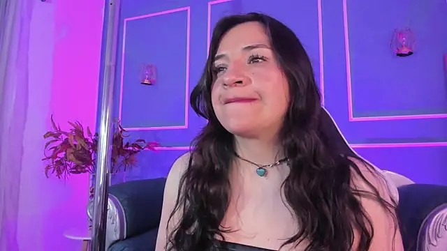 Snapshot of TaraTaylorr chatting on October 21, 2:45 am TaraTaylorr online show from October 21, 2:45 am