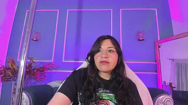 Snapshot of TaraTaylorr chatting on October 22, 2:34 am TaraTaylorr online show from October 22, 2:34 am