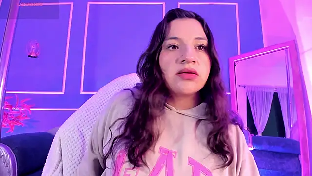 TaraTaylorr online show from November 25, 2:22 am