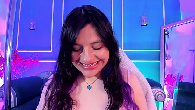 TaraTaylorr online show from December 5, 3:15 am