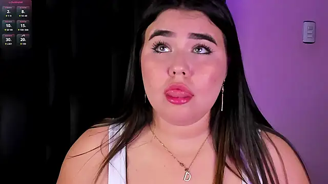 Snapshot of MadissonLee__ chatting on October 28, 7:27 pm MadissonLee   online show from October 28, 7:27 pm