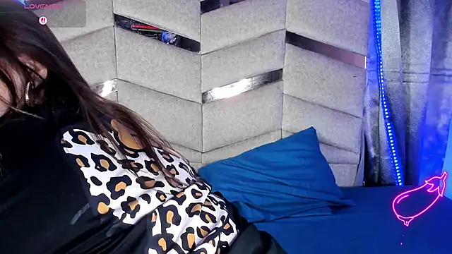 Snapshot of MadissonLee__ chatting on March 2, 9:32 pm MadissonLee online show from March 2, 9:32 pm