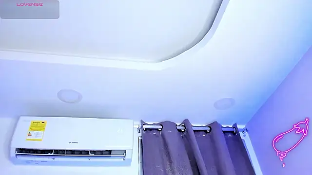 Snapshot of MadissonLee__ chatting on March 7, 8:50 pm MadissonLee online show from March 7, 8:50 pm