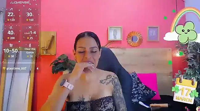 Snapshot of yessila_parker chatting on March 18, 8:47 am yessila parker online show from March 18, 8:47 am