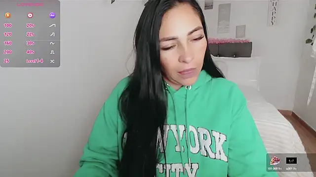 luna lgomez  online show from September 18, 3:36 pm