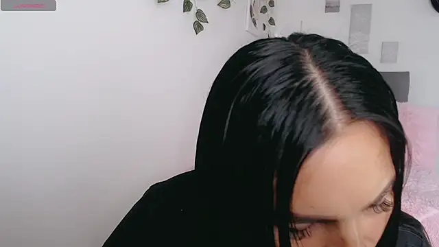 luna lgomez  online show from February 22, 1:09 pm