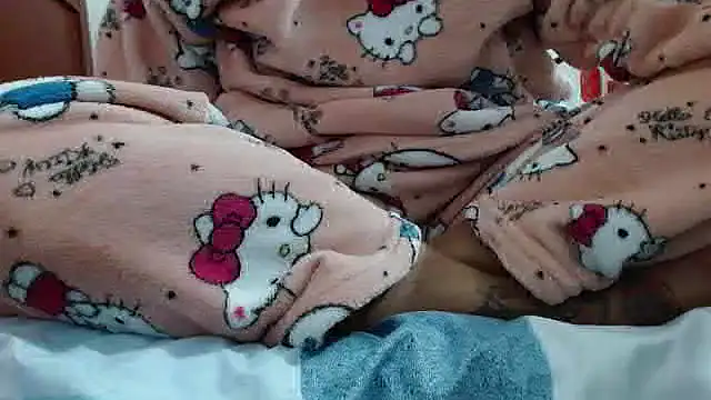 Snapshot of FresitaSquirt24 chatting on April 5, 5:37 am FresitaSquirt24 online show from April 5, 5:37 am