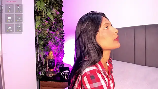 Fernanda liie  online show from February 18, 12:12 pm