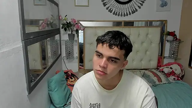 Snapshot of heiker_ chatting on October 28, 2:59 am heiker online show from October 28, 2:59 am