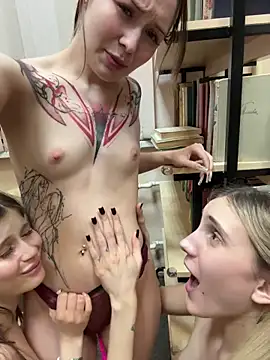 melicious  online show from March 8, 7:39 pm