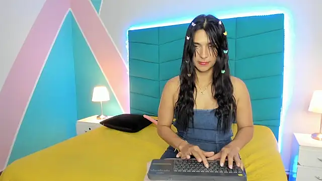 Snapshot of Emilly_wilson_ chatting on February 27, 3:59 pm Emilly wilson online show from February 27, 3:59 pm