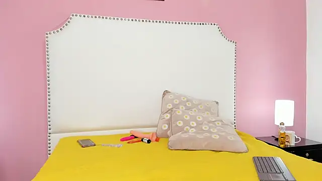 Snapshot of Emilly_wilson_ chatting on March 9, 4:22 pm Emilly wilson online show from March 9, 4:22 pm