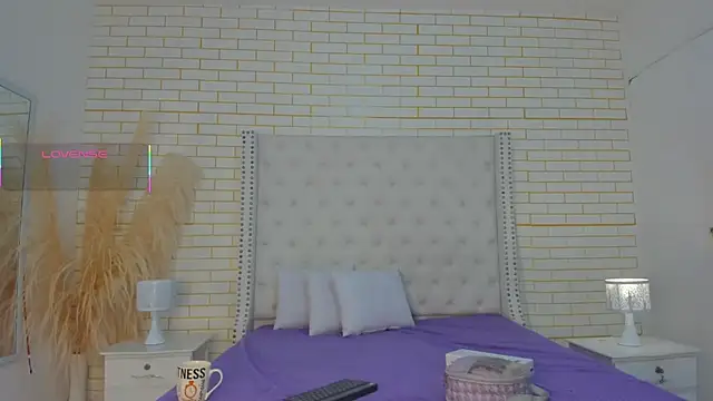 Snapshot of Emilly_wilson_ chatting on October 10, 11:53 am Emilly wilson online show from October 10, 11:53 am