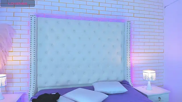 Snapshot of Emilly_wilson_ chatting on October 11, 11:53 am Emilly wilson online show from October 11, 11:53 am