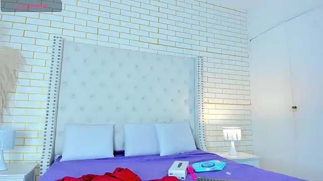 Snapshot of Emilly_wilson_ chatting on October 25, 11:51 am Emilly wilson online show from October 25, 11:51 am