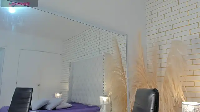 Emilly wilson  online show from November 6, 12:28 pm