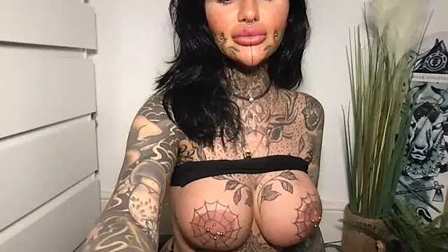 Snapshot of Peaches_and_the_Cream chatting on March 6, 2:57 pm Peaches and the Cream online show from March 6, 2:57 pm