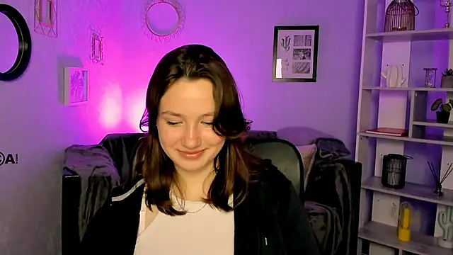 Snapshot of helli_belli chatting on March 13, 2:16 am helli belli online show from March 13, 2:16 am