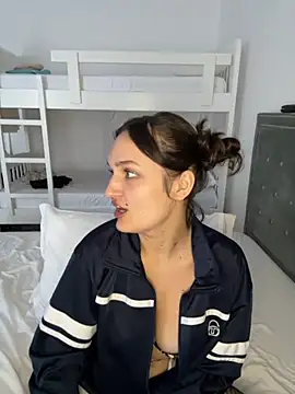 Snapshot of SpicyPalmera chatting on October 3, 2:47 pm SpicyPalmera online show from October 3, 2:47 pm