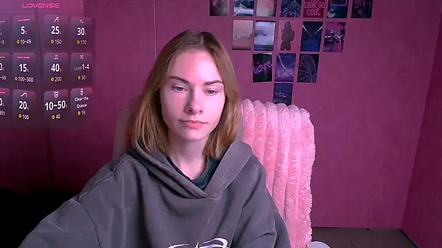 Snapshot of Fiona_Night chatting on February 17, 6:32 am Fiona Night online show from February 17, 6:32 am