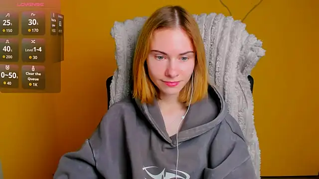 Snapshot of Fiona_Night chatting on February 27, 6:35 am Fiona Night online show from February 27, 6:35 am