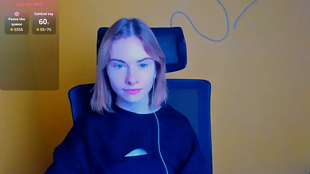 Snapshot of Fiona_Night chatting on March 2, 6:25 am Fiona Night online show from March 2, 6:25 am