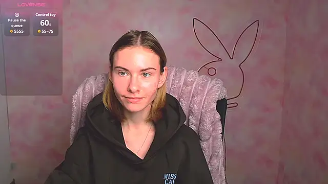 Snapshot of Fiona_Night chatting on March 5, 6:31 am Fiona Night online show from March 5, 6:31 am