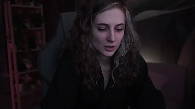 Snapshot of OliviaMcClean chatting on October 29, 3:53 am OliviaMcClean online show from October 29, 3:53 am