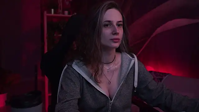 Snapshot of OliviaMcClean chatting on November 22, 5:39 am OliviaMcClean online show from November 22, 5:39 am