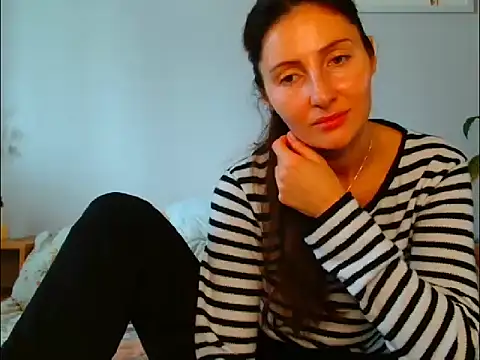 Snapshot of Irina9793 chatting on October 10, 7:51 am Irina9793 online show from October 10, 7:51 am