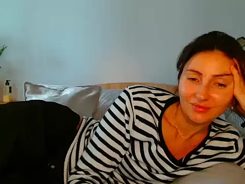 Snapshot of Irina9793 chatting on November 13, 9:08 am Irina9793 online show from November 13, 9:08 am