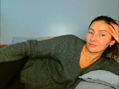 Snapshot of Irina9793 chatting on November 18, 9:25 am Irina9793 online show from November 18, 9:25 am