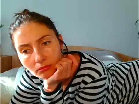 Snapshot of Irina9793 chatting on November 27, 9:44 am Irina9793 online show from November 27, 9:44 am