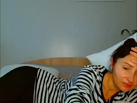 Snapshot of Irina9793 chatting on November 28, 9:56 am Irina9793 online show from November 28, 9:56 am