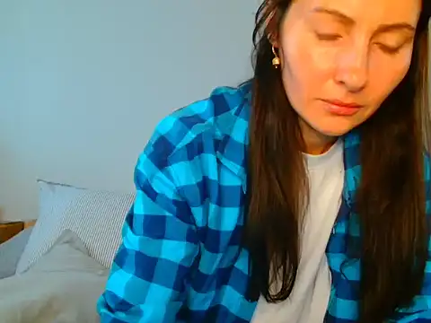 Snapshot of Irina9793 chatting on January 7, 9:23 am Irina9793 online show from January 7, 9:23 am