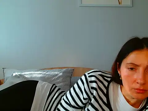 Snapshot of Irina9793 chatting on January 19, 10:19 am Irina9793 online show from January 19, 10:19 am