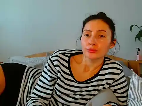 Snapshot of Irina9793 chatting on March 3, 10:21 am Irina9793 online show from March 3, 10:21 am